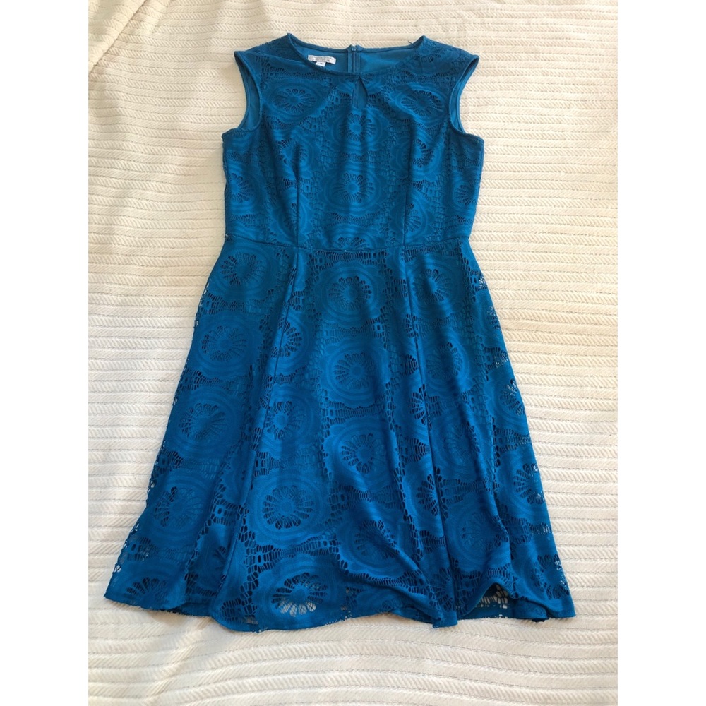 London Style Flare Sleeveless Lace Dress